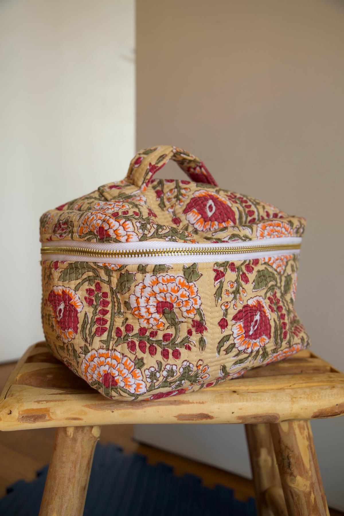 Trousse de toilette type vanity beige