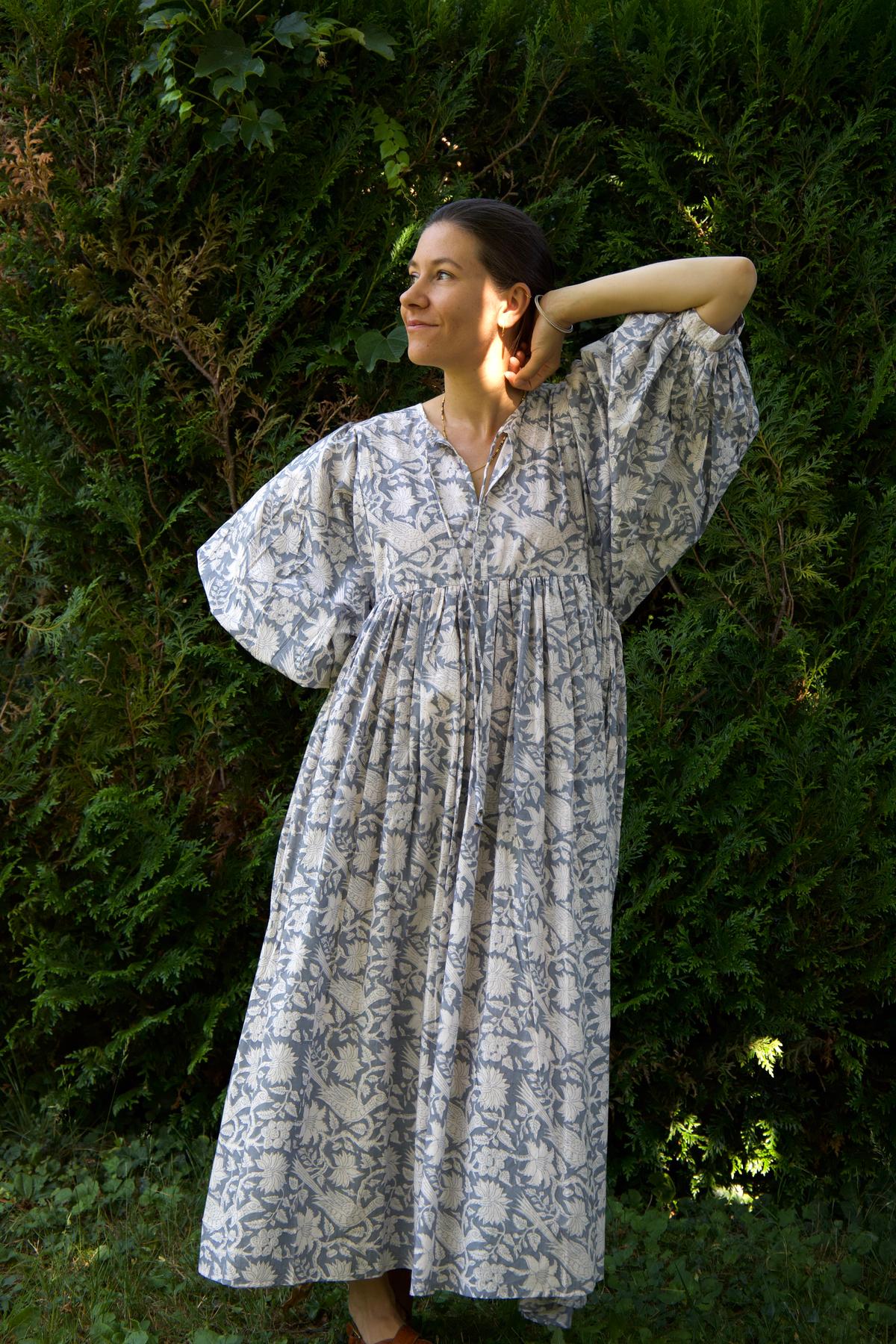 Robe longue grise en coton