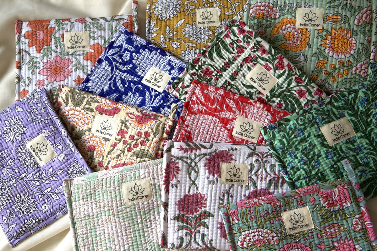 Pochette en coton matelassé rouge